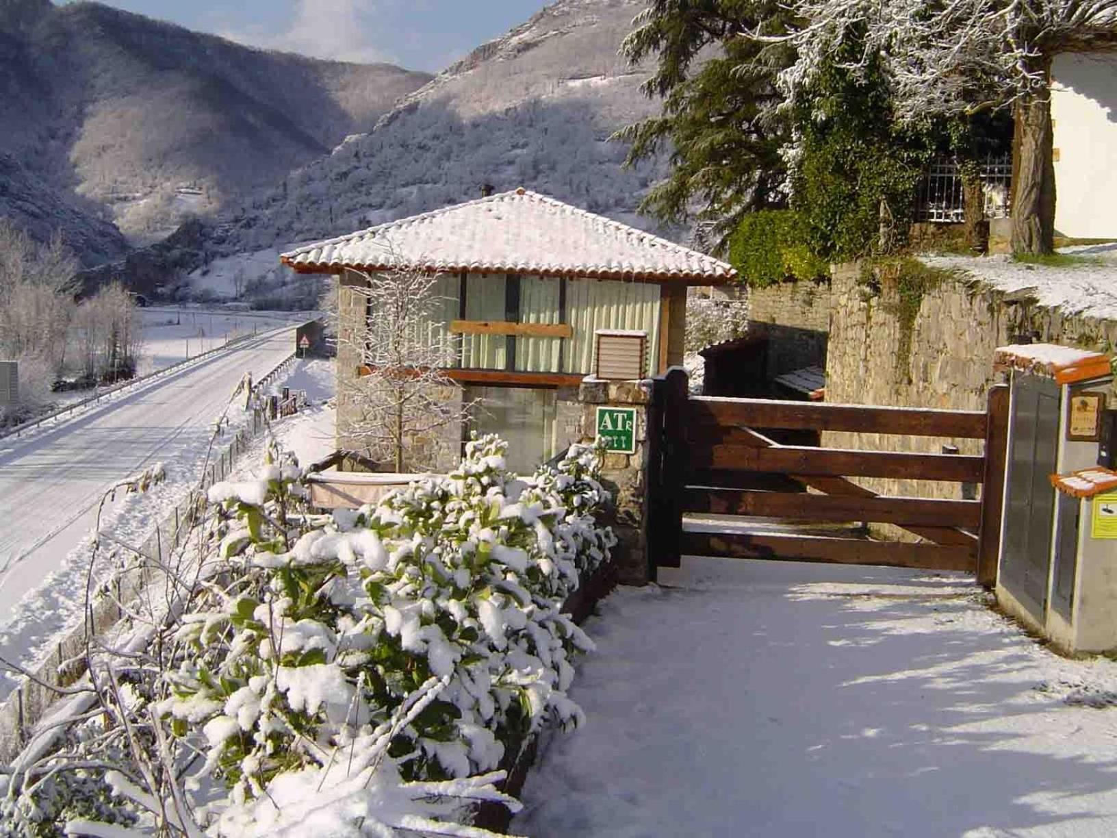 Apartamentos Rurales El Lleron Caso Exteriér fotografie